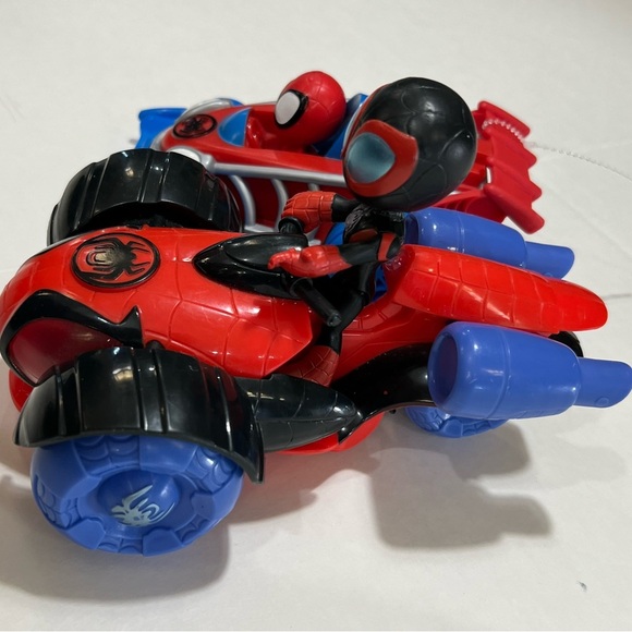 Spiderman Red and Blue Action Vehicle Set - Picture 7 of 15